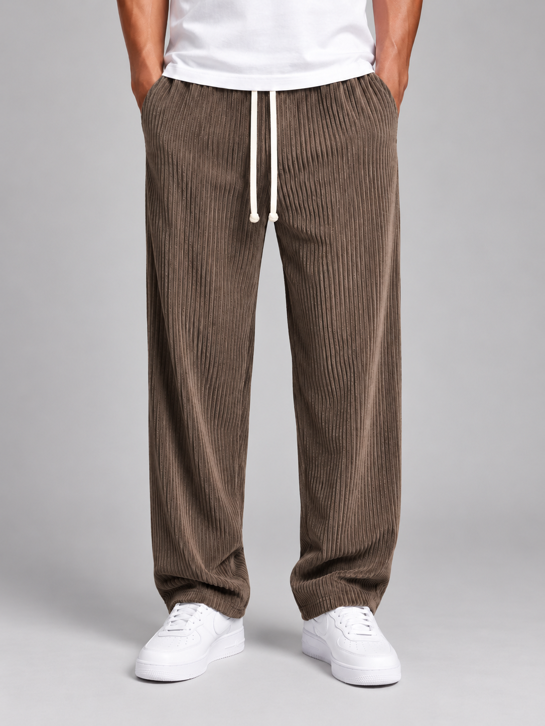 Men's relaxed corduroy trousers in brown